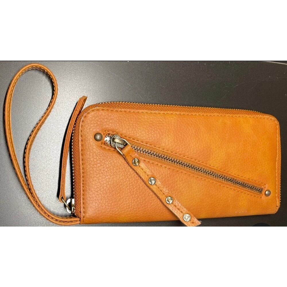 Free People Vegan Leather Zip Wristlet Wallet | NWT | Minimal Chic - Picture 4 of 7